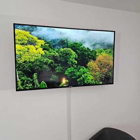 מוארס Modern Homes - Voll Ausgestatte Wohnung - Balkon - Hotelbetten - 4K Tv - Wlan מראה חיצוני תמונה
