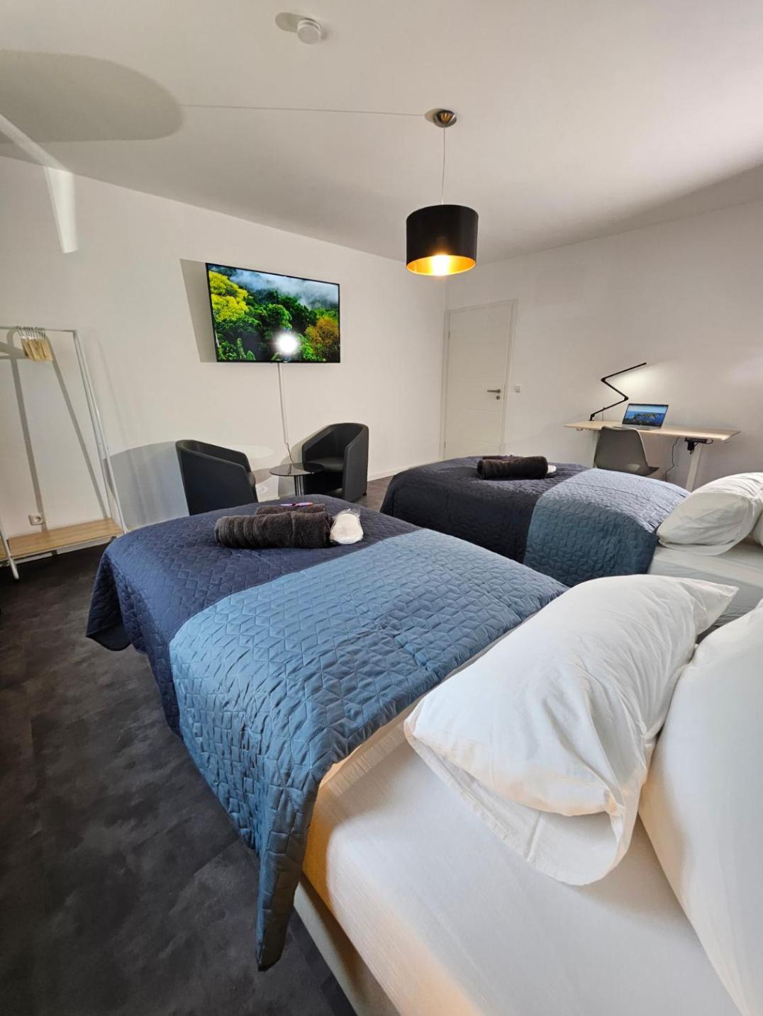 מוארס Modern Homes - Voll Ausgestatte Wohnung - Balkon - Hotelbetten - 4K Tv - Wlan מראה חיצוני תמונה
